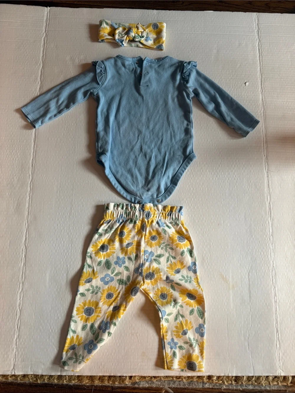 6-9 months Blue Daisy Matching Set with Floral Leggings and Headband